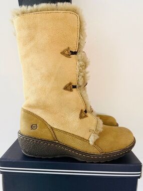 Børn Concept Tan Suede Shearling Fur Lined Winter Boots Wedge Toggle Mid Calf
